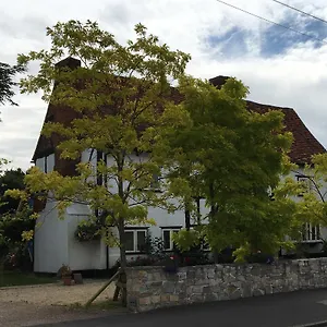 Heathrow Cottages **** Staines-upon-Thames